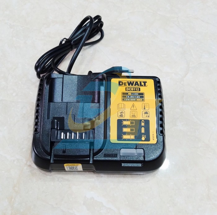 Sạc đa năng 10.8V-18V Dewalt DCB112-B1