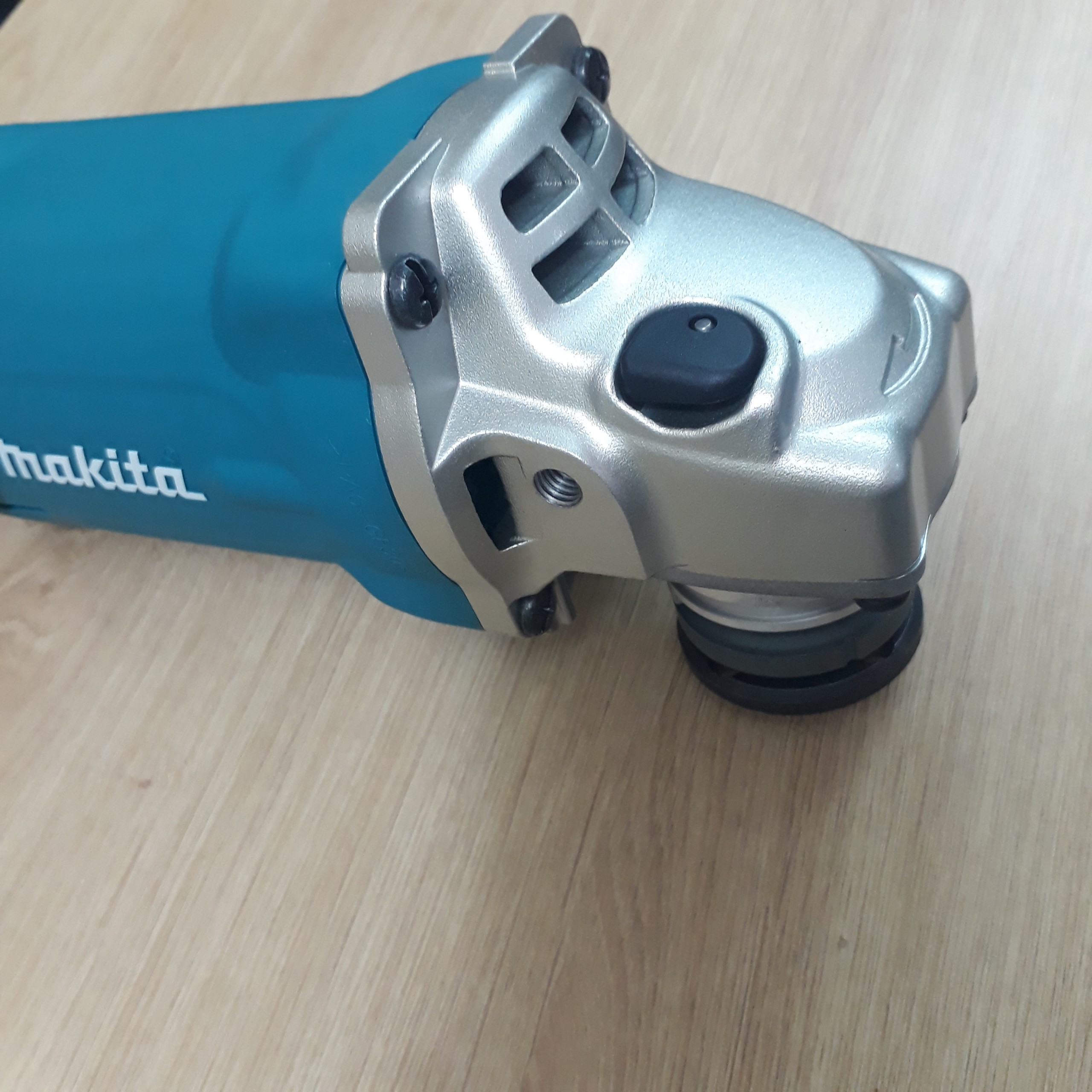 Máy mài góc 150mm Makita GA6010 GA6010 Makita | Giá rẻ nhất - Công Ty TNHH Thương Mại Dịch Vụ Đạt Tâm
