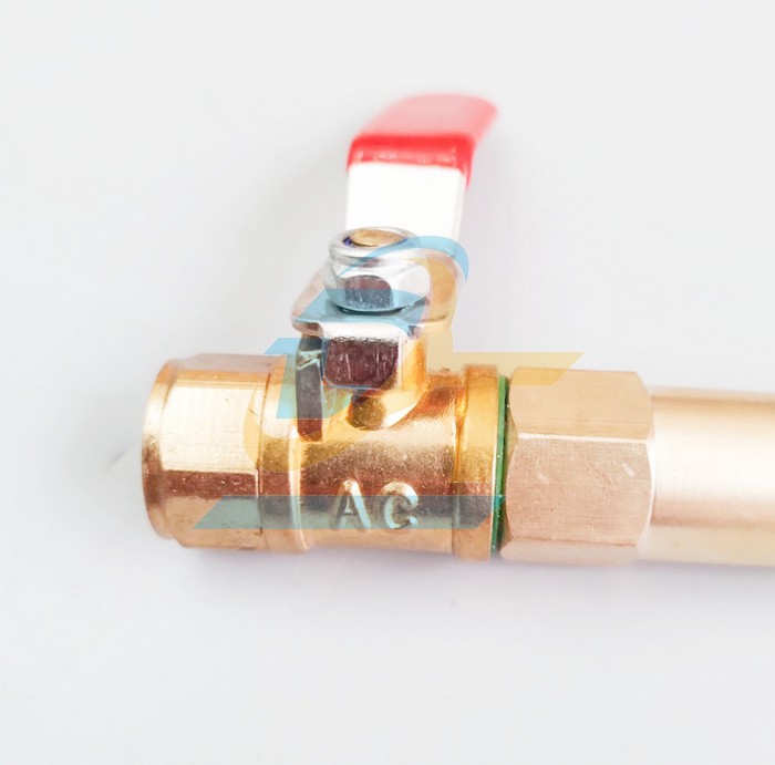 B&eacute;c xịt rửa xe đồng thau c&oacute; van bi ren trong 13.8mm  VietNam | Gi&aacute; rẻ nhất - C&ocirc;ng Ty TNHH Thương Mại Dịch Vụ Đạt T&acirc;m