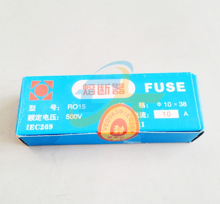 Cầu ch&igrave; sứ 10x38 China 10A  China | Gi&aacute; rẻ nhất - C&ocirc;ng Ty TNHH Thương Mại Dịch Vụ Đạt T&acirc;m