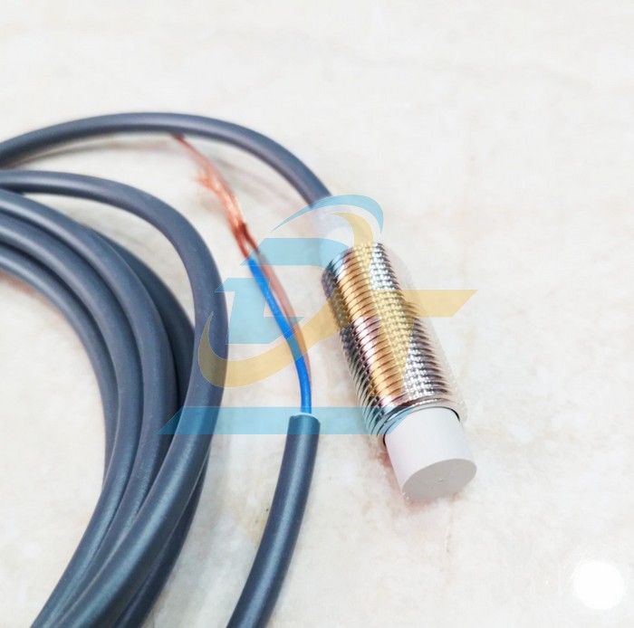 Cảm biến tiệm cận Omron E2E-X8MD1 2M  Omron | Gi&aacute; rẻ nhất - C&ocirc;ng Ty TNHH Thương Mại Dịch Vụ Đạt T&acirc;m