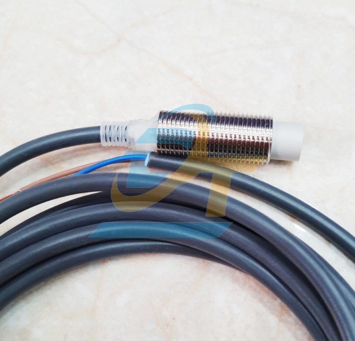 Cảm biến tiệm cận Omron E2E-X8MD1 2M  Omron | Gi&aacute; rẻ nhất - C&ocirc;ng Ty TNHH Thương Mại Dịch Vụ Đạt T&acirc;m