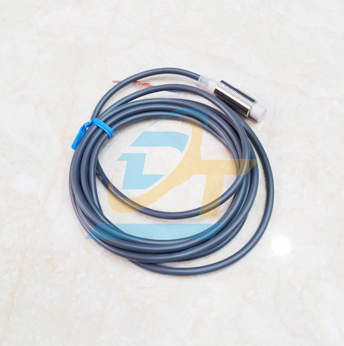 Cảm biến tiệm cận Omron E2E-X8MD1 2M  Omron | Gi&aacute; rẻ nhất - C&ocirc;ng Ty TNHH Thương Mại Dịch Vụ Đạt T&acirc;m