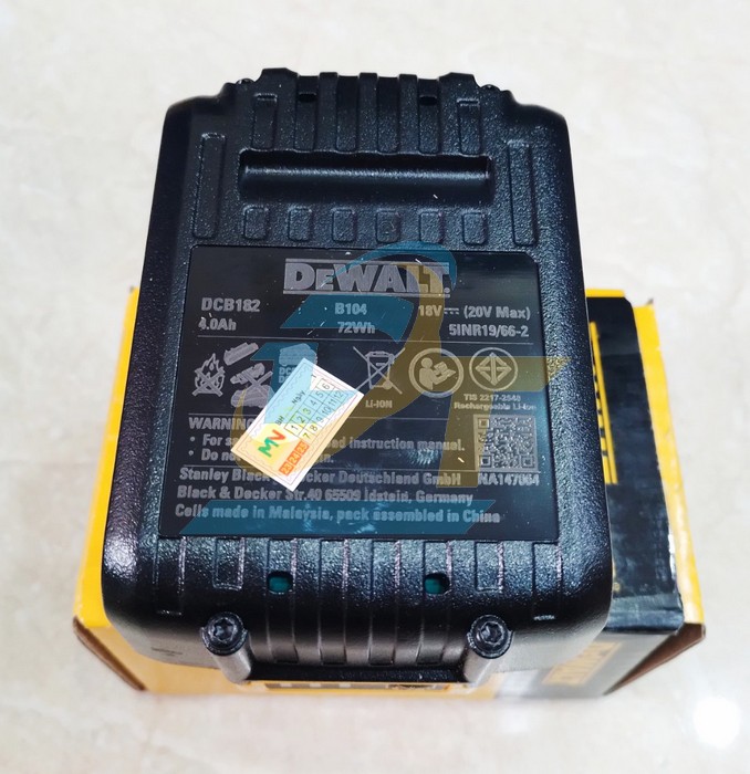 Pin 18V 4.0Ah XR Li-ion Dewalt DCB182-B1 DCB182-B1 DEWALT | Giá rẻ nhất - Công Ty TNHH Thương Mại Dịch Vụ Đạt Tâm