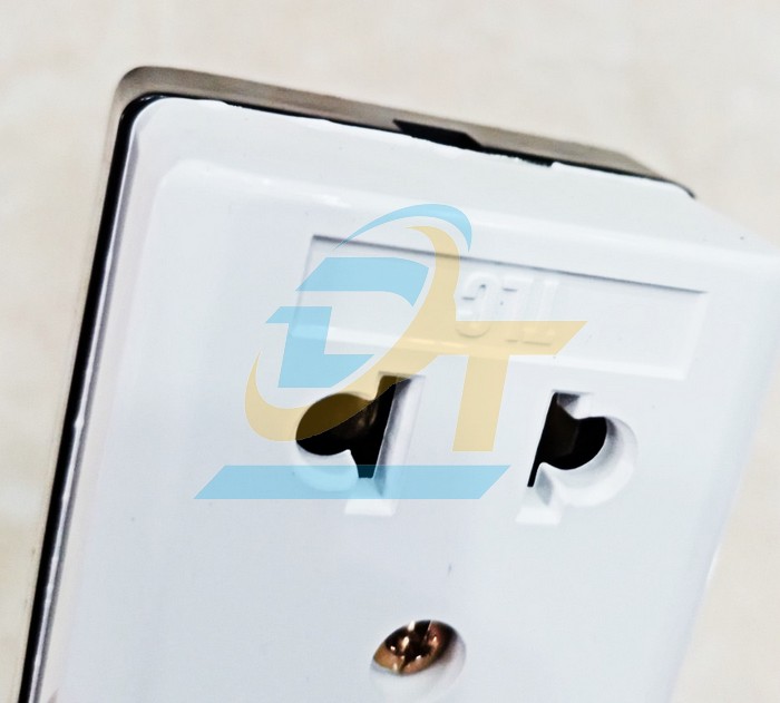 Ổ cắm 3 lỗ 2 chấu TLC TLC-OT-3D1  TLC | Gi&aacute; rẻ nhất - C&ocirc;ng Ty TNHH Thương Mại Dịch Vụ Đạt T&acirc;m